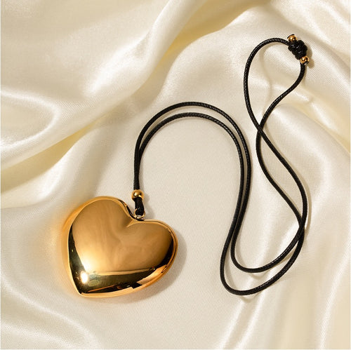 Black Hearts Necklace